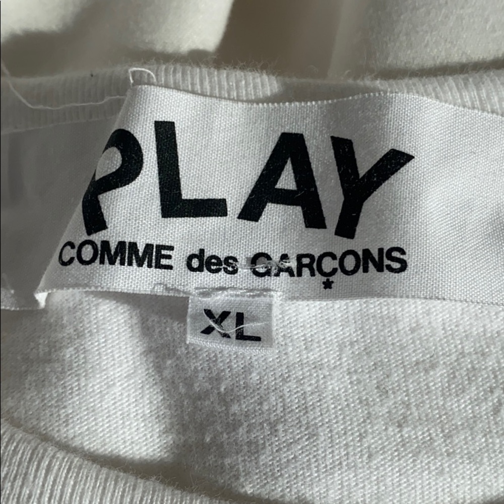 Commes des Garcon PLAY Double Heart Tee - Picture 2 of 4